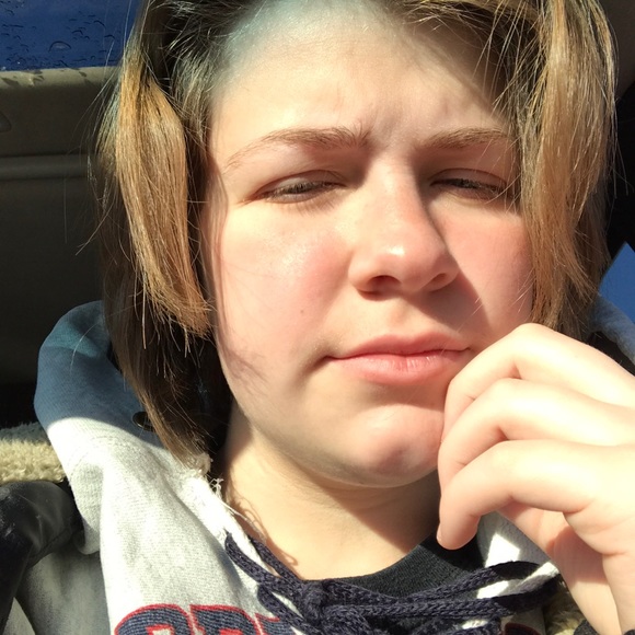 Meet your Posher, Hannah - Picture 1 of 1